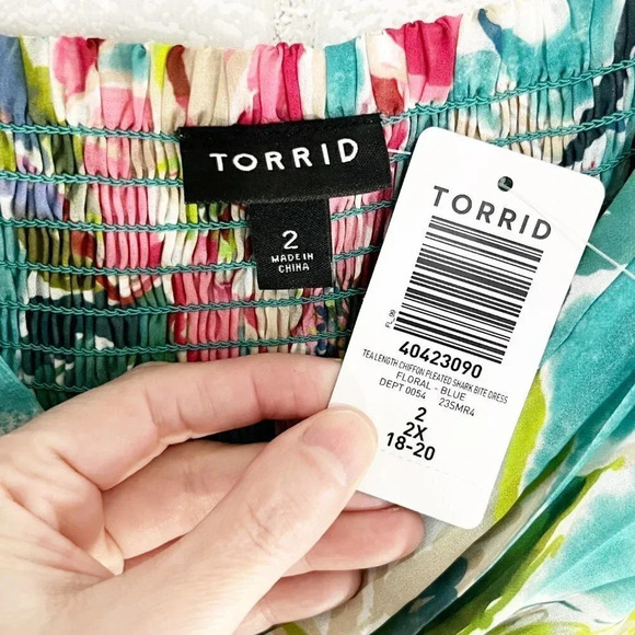 Torrid Colorful Floral Tea Length Chiffon Pleated Sharkbite Dress Women's 2X NEW - Picture 7 of 9